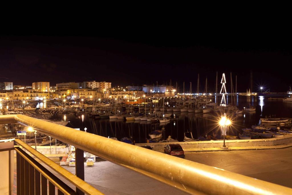 B&B Al Porto ビシェーリエ エクステリア 写真